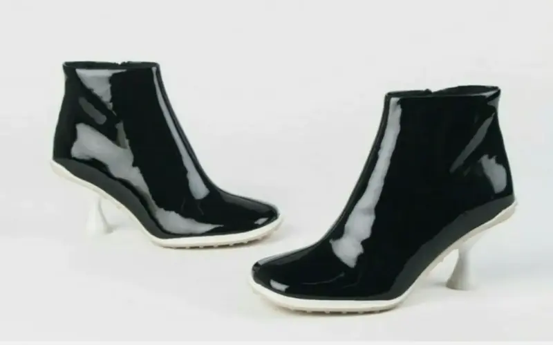 Botines de charol negro Jeffrey Campbell con taco alto - 3