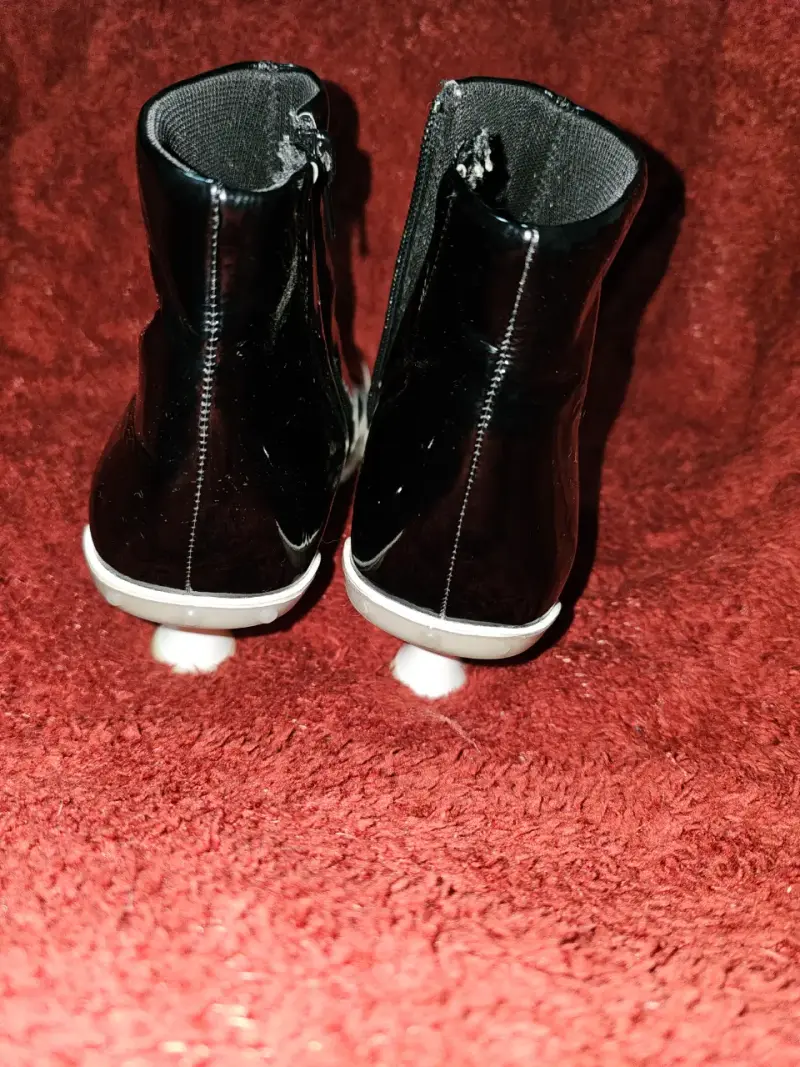 Botines de charol negro Jeffrey Campbell con taco alto - 4