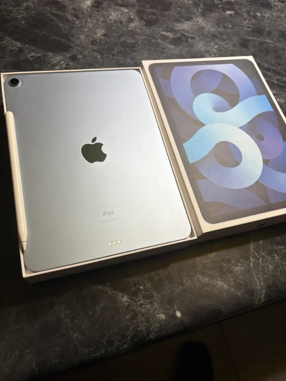 iPad Air 4 con Apple Pencil y caja original - $302.400 | Pulga