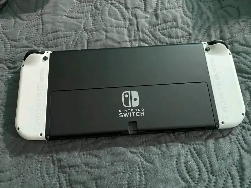 Consola Nintendo Switch con Joy-Con y cargador - 4