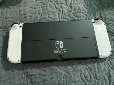Consola Nintendo Switch con Joy-Con y cargador - miniatura 4