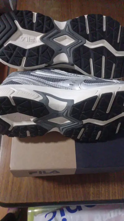 Zapatillas Fila New Retro RN Gris Oscuro/Plata - miniatura 2