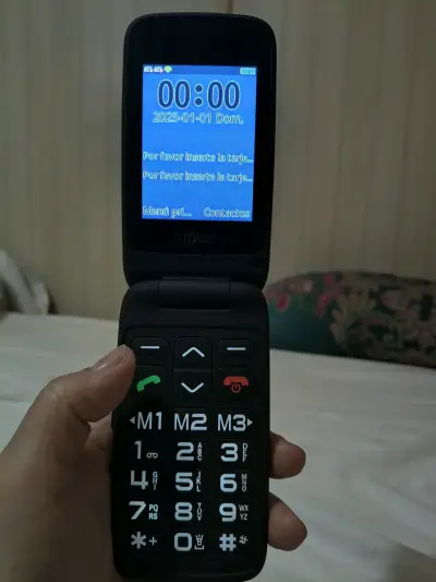 Celular plegable Mlab con botón SOS y doble SIM - miniatura 1