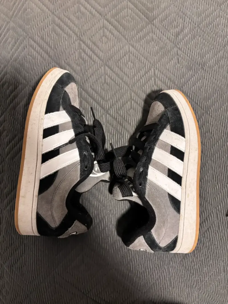 Zapatillas deportivas Adidas negras y blancas - 2