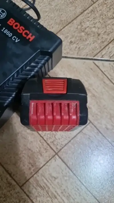 Cargador y batería Bosch AL 1860 CV 18V - miniatura 4