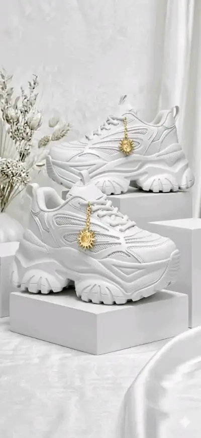 Zapatillas Chunky Blancas con Detalle Dorado - miniatura 1