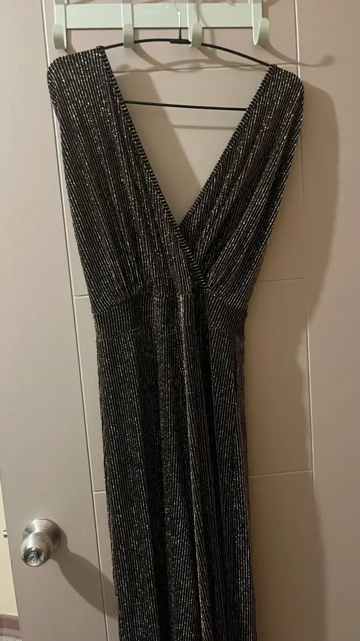 Elegante mono de fiesta negro con brillo - 3