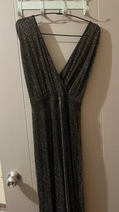 Elegante mono de fiesta negro con brillo - miniatura 3