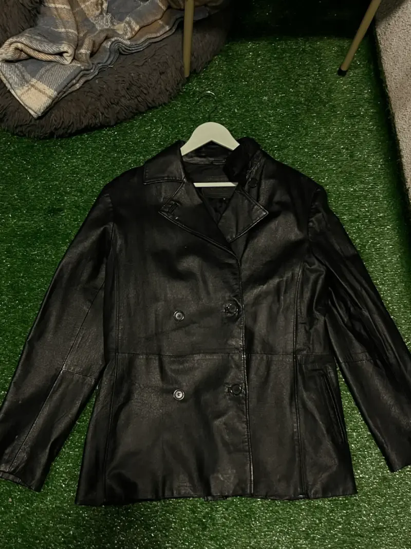 Chaqueta de cuero negra para mujer - 2