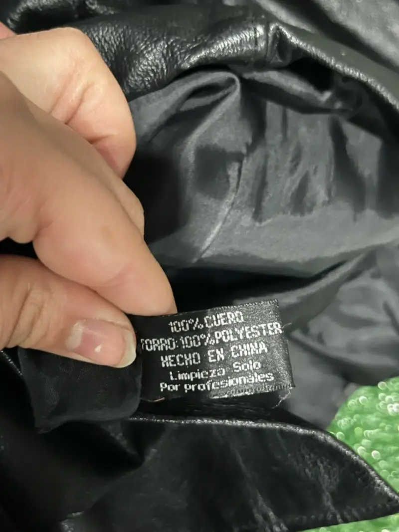 Chaqueta de cuero negra para mujer - 4