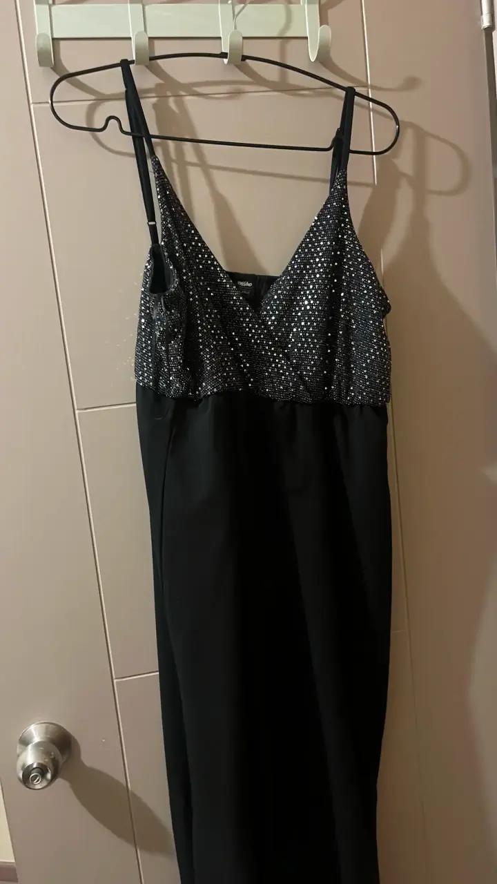 Enterito negro con lentejuelas para fiesta - 4
