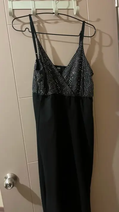 Enterito negro con lentejuelas para fiesta - miniatura 4