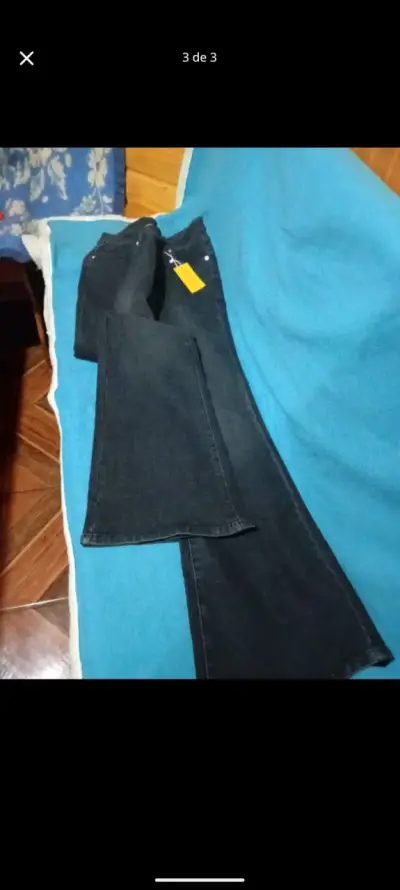 Jeans anchos de mezclilla azul para mujer - miniatura 3