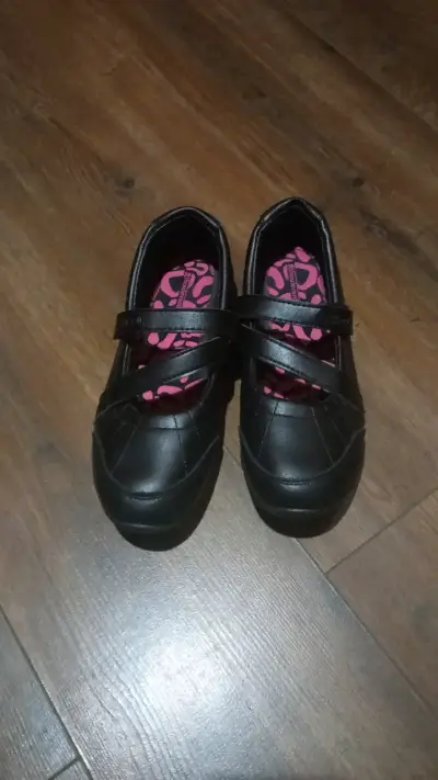 Zapatos escolares negros para niña con velcro - miniatura 1