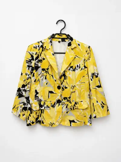 Blazer amarillo floral para mujer elegante - miniatura 3