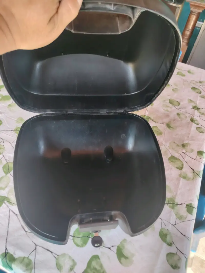 Baúl trasero para moto Givi Monolock - 3