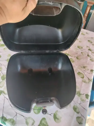 Baúl trasero para moto Givi Monolock - miniatura 3