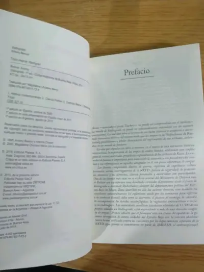 Libro Stalingrado de Antony Beevor en buen estado - miniatura 2