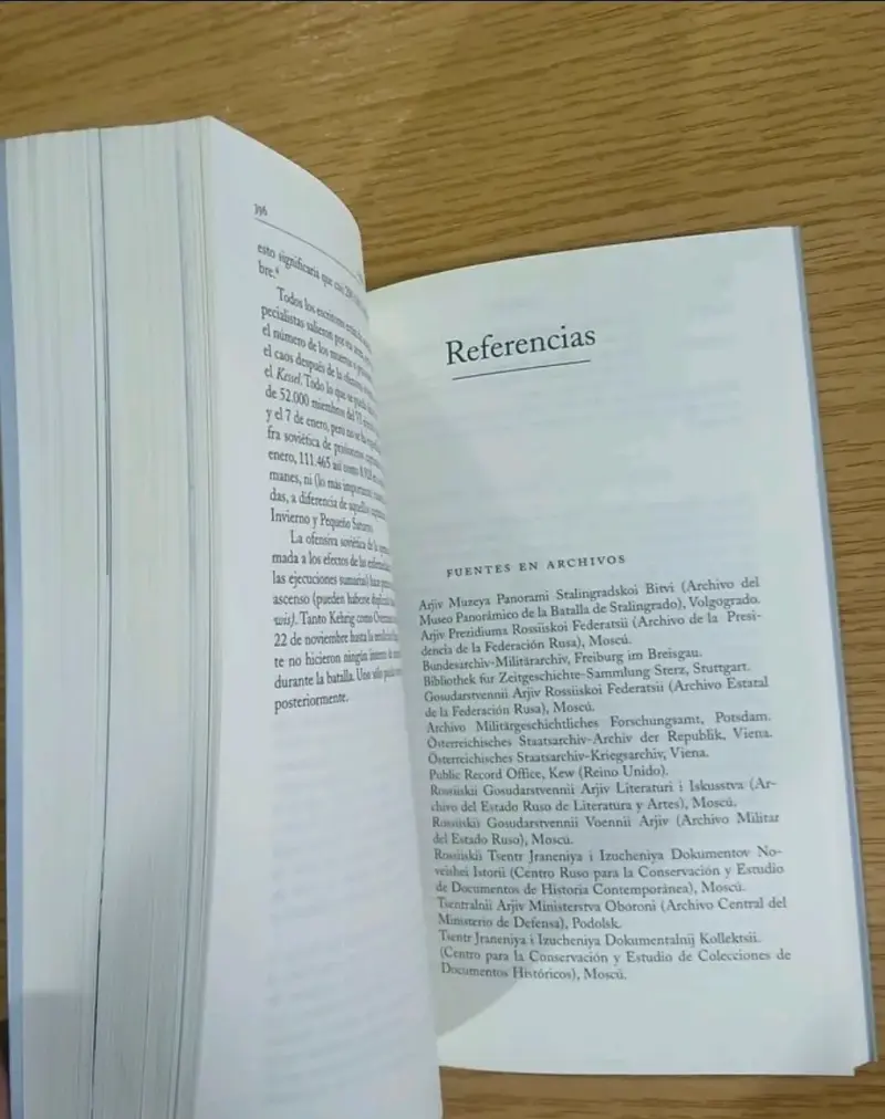 Libro Stalingrado de Antony Beevor en buen estado - 3