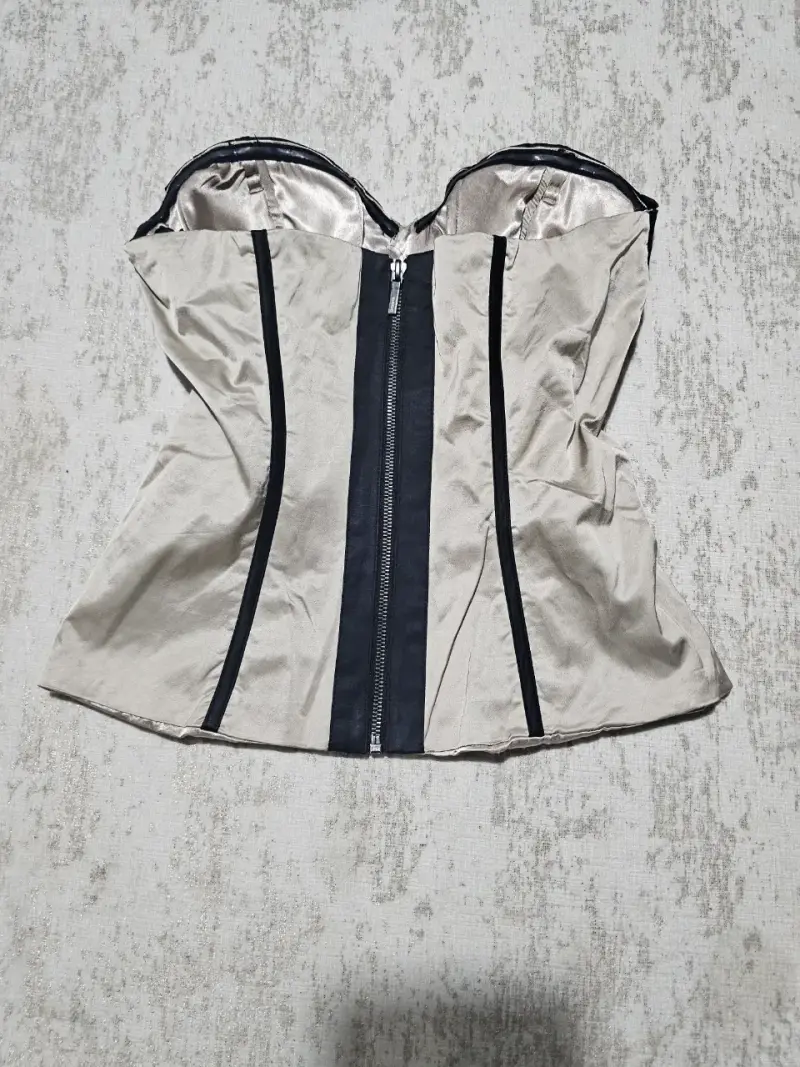 Corset strapless negro y beige elegante - 3