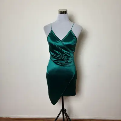 Vestido satinado verde esmeralda LUXXEL talla S - miniatura 2