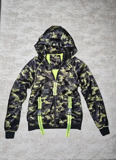 Chaqueta Everlast con capucha y detalles neón - miniatura 2