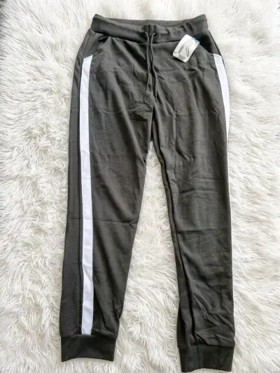 Pantalones anchos negros oliva con lazo - miniatura 2