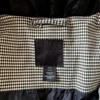 Chaqueta acolchada con capucha H&M para mujer - miniatura 3