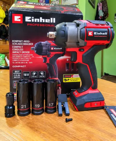 Llave de impacto inalámbrica Einhell 18V con accesorios - miniatura 1