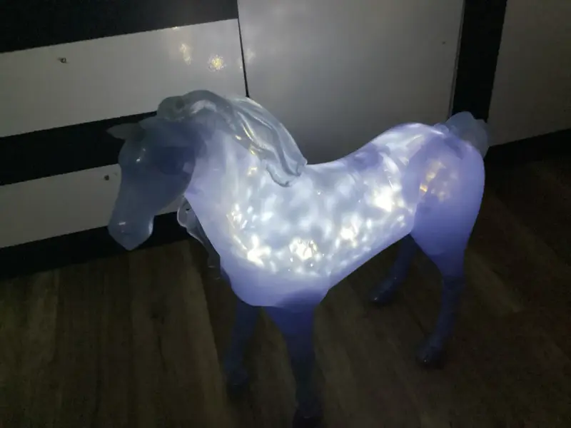 Figura de caballo Nokk de Frozen II con luces - 2