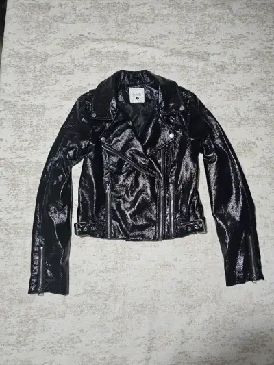 Chaqueta de cuero sintético negra estilo biker - miniatura 5