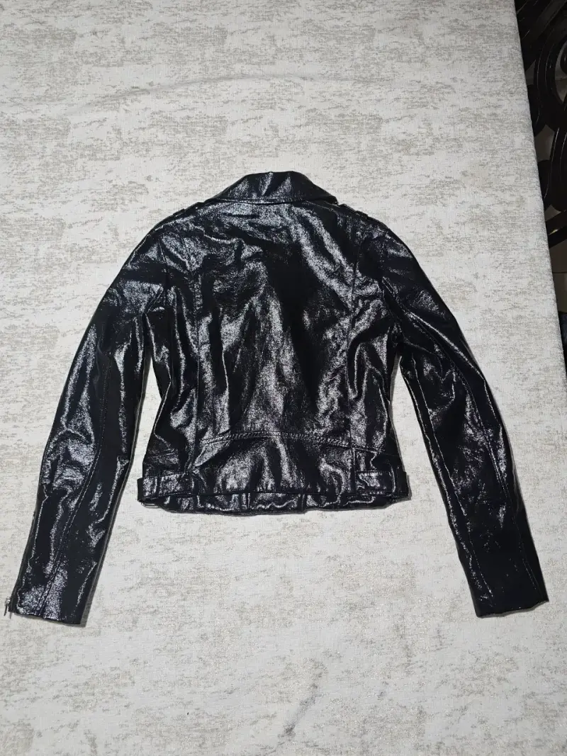 Chaqueta de cuero sintético negra estilo biker - 6