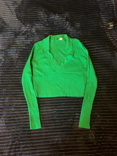 Crop top verde manga larga - miniatura 1