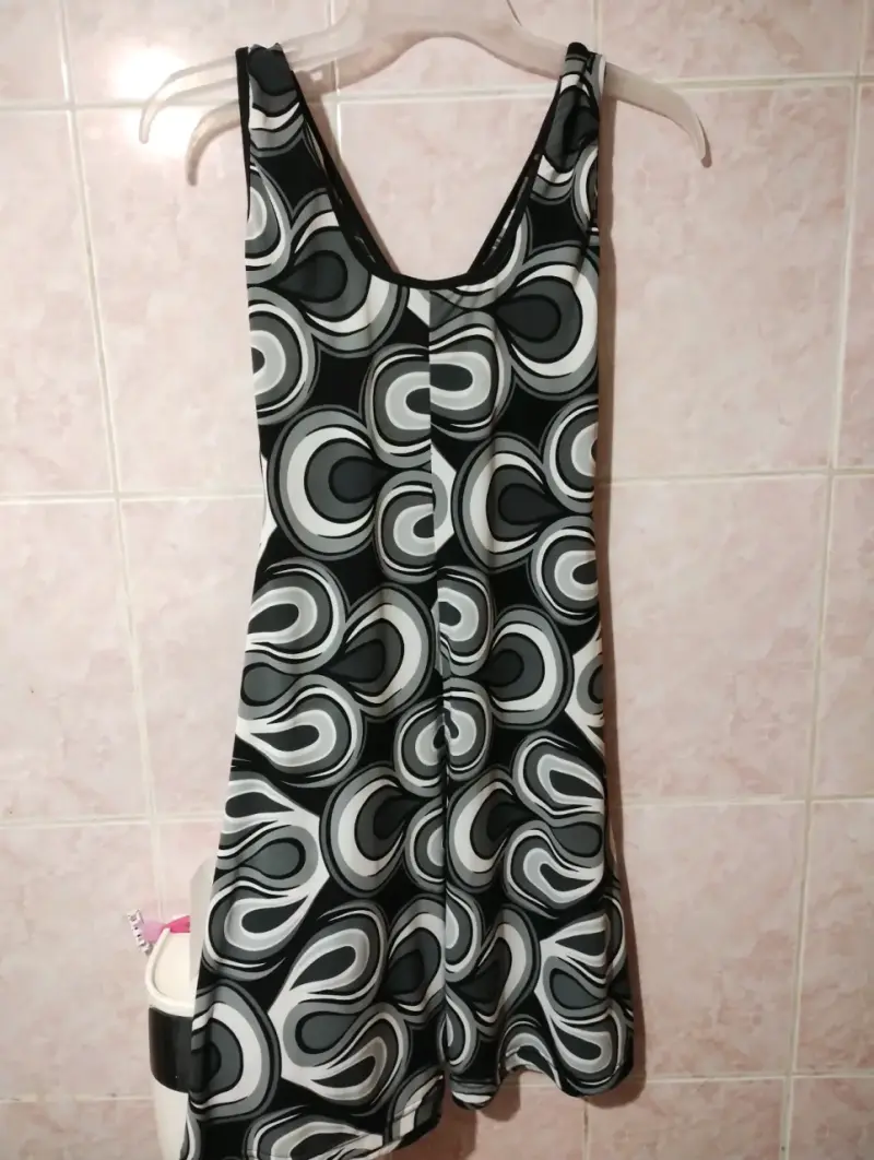 Vestido estampado en blanco y negro - 3