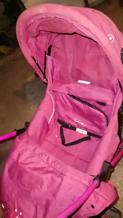 Coche de bebé rosa plegable marca Leegle - miniatura 3
