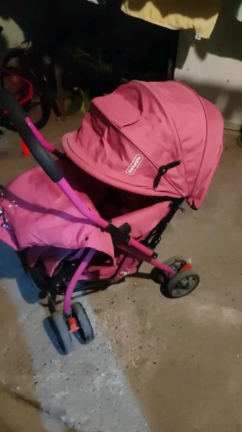 Coche de bebé rosa plegable marca Leegle - 5