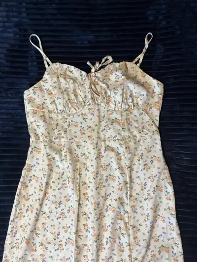 Vestido largo floral con tirantes ajustables - miniatura 1