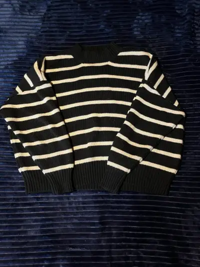 Suéter de rayas negro y blanco para mujer - miniatura 1