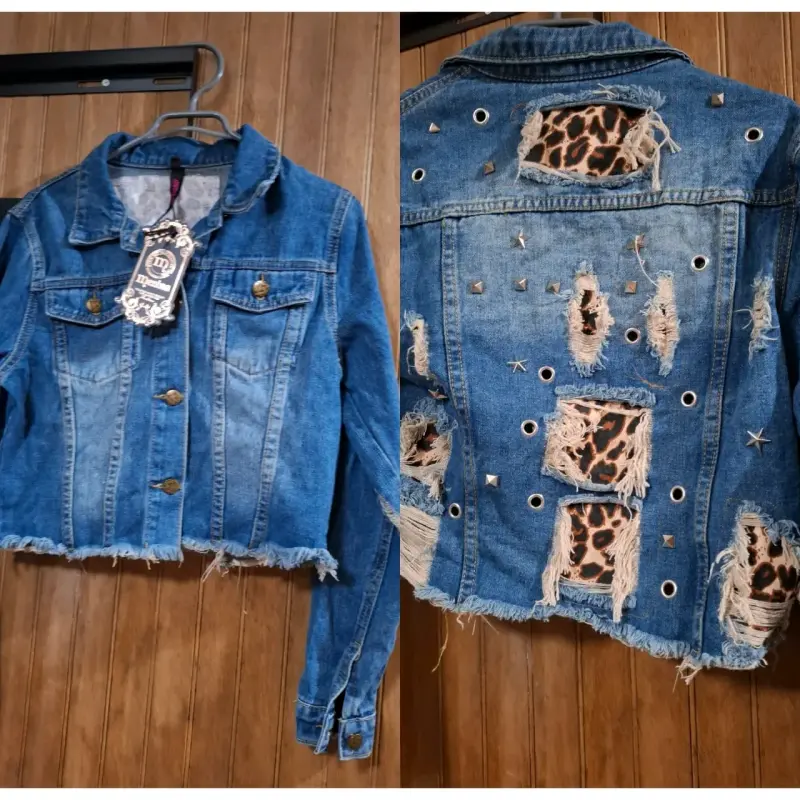 Chaqueta de mezclilla y estampado