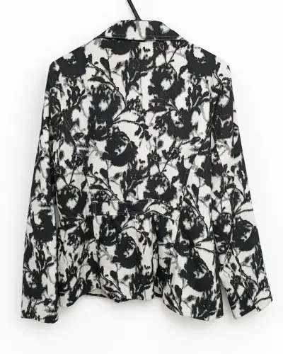 Blazer floral blanco y negro Laura Ashley M - miniatura 3