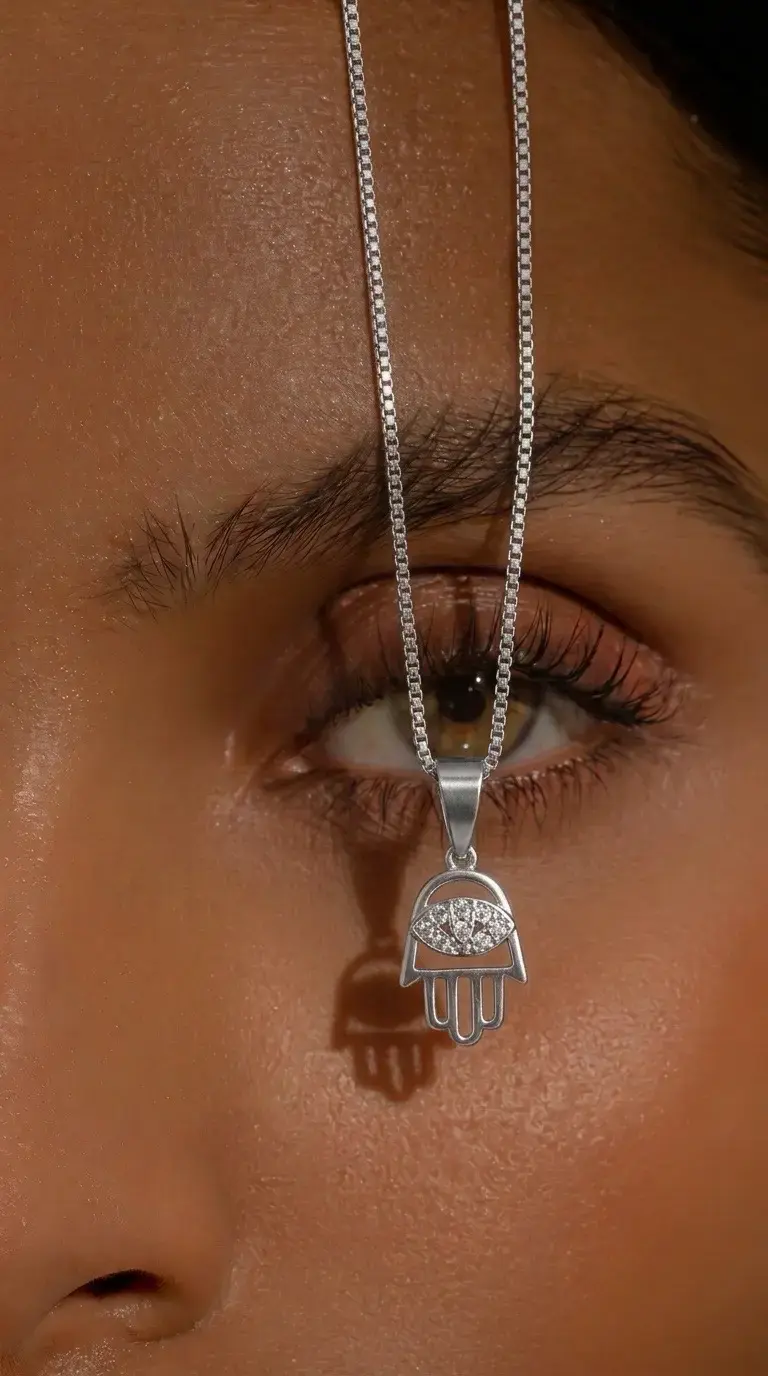 Collar de Mano de Fátima en Plata