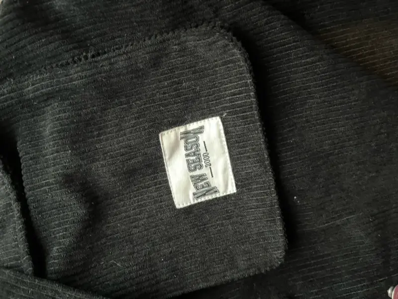 Chaqueta de pana negra con bolsillos - 2