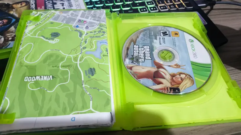 Juego Grand Theft Auto V para Xbox 360 - 2