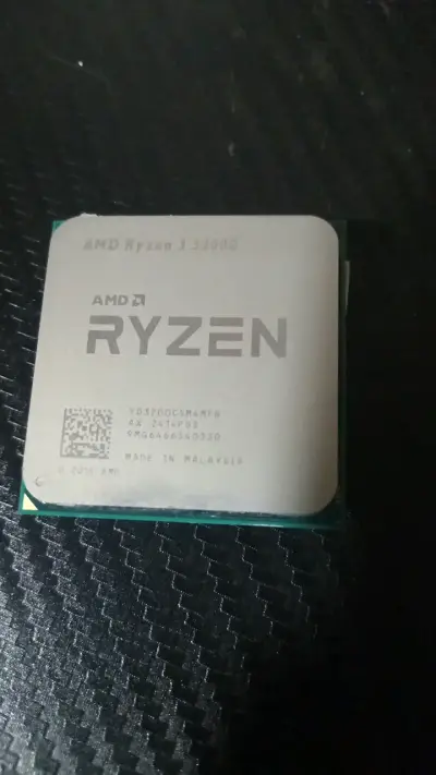 Procesador AMD Ryzen 3 3200G - miniatura 1