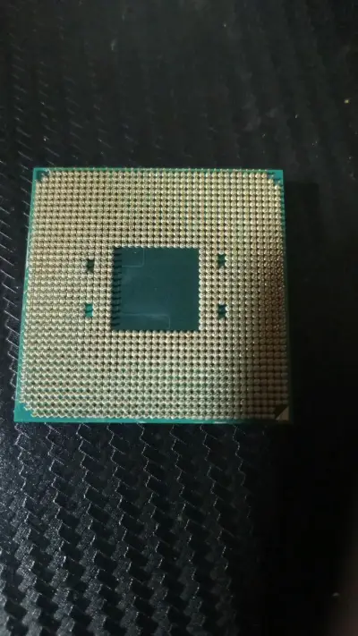 Procesador AMD Ryzen 3 3200G - miniatura 3