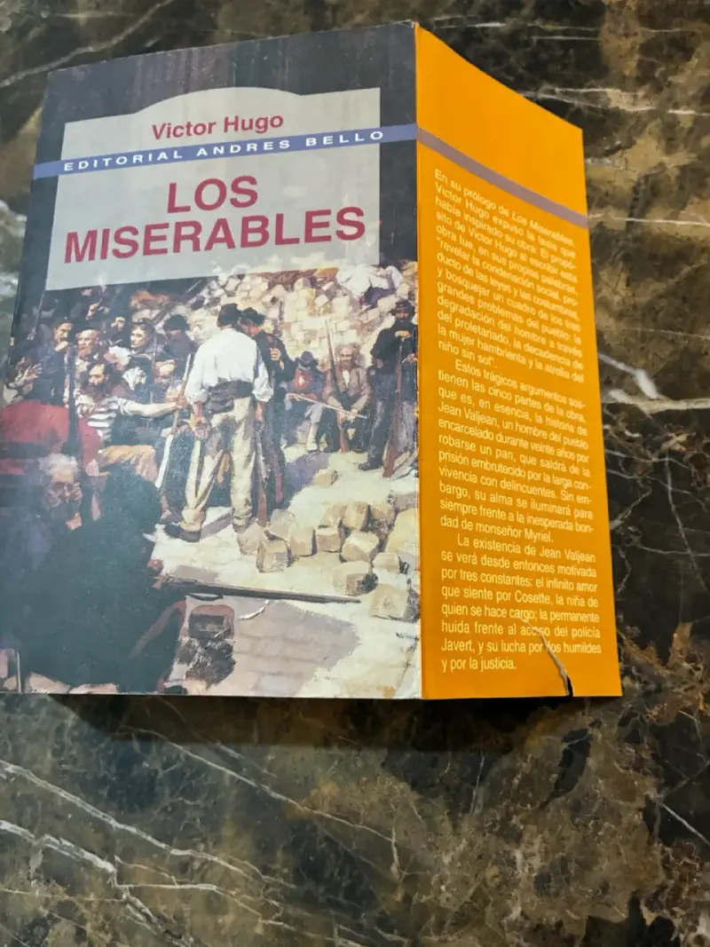 Libro Los Miserables de Victor Hugo - 3