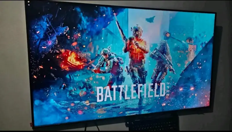 Samsung Crystal UHD 50" 4K Serie DU8000 - 2