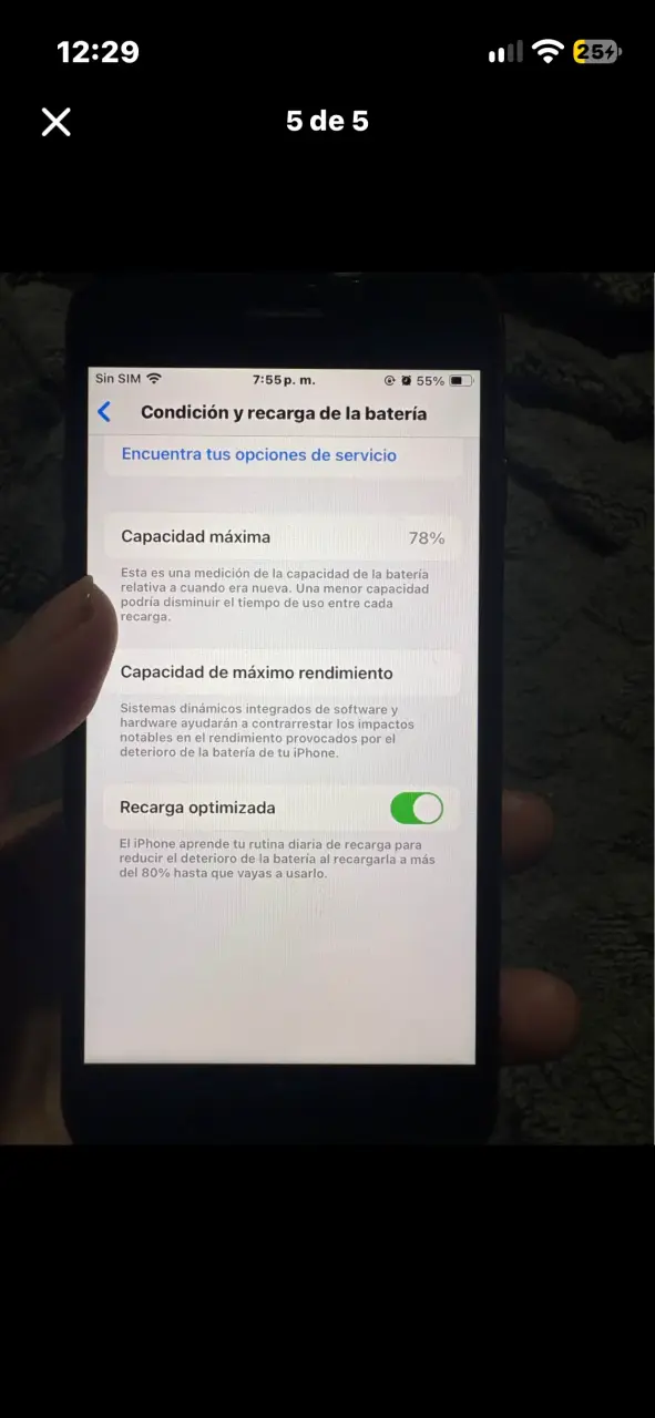 iPhone SE rojo en buen estado - 4