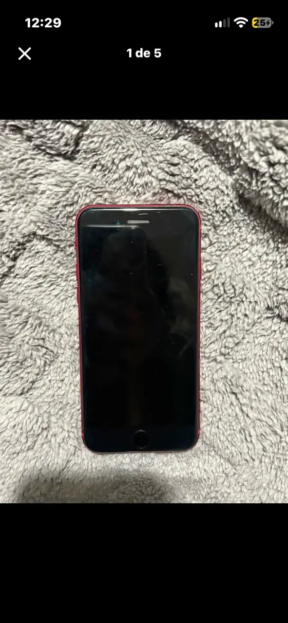iPhone SE rojo en buen estado - 5