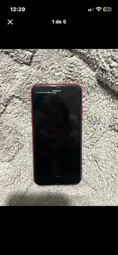 iPhone SE rojo en buen estado - miniatura 5